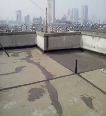 碧江漏水维修 楼顶漏水是什么原因，楼顶漏水维修方法是什么?