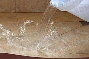 碧江漏水维修 免砸砖防水材料该如何施工